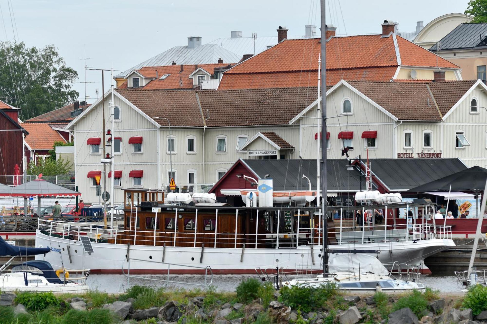 Vaenerport Lakefront Hotell Mariestad Exterior foto